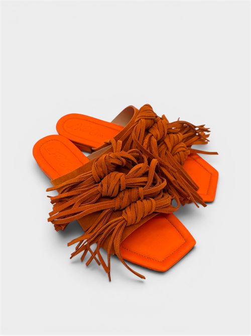 Ciabatta flat arancione con nappine decorative IL LACCIO | Q15CAMOSCIOARANCIONE